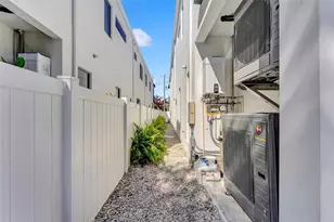 812 SE 12th St, Fort Lauderdale, FL 33316 - Photo 18