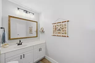 301 N Pine Island Rd, Plantation, FL 33324 - Photo 8