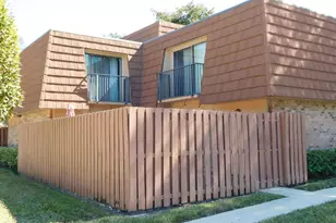 2545 Camelot Ct, Hollywood, FL 33026 - Photo 2