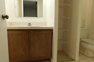 2545 Camelot Ct, Hollywood, FL 33026 - Photo 18