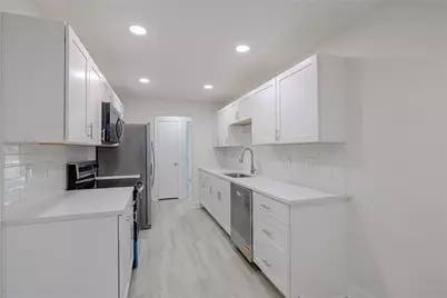 8555 24th Street, Vero Beach, FL 32966 - Photo 2