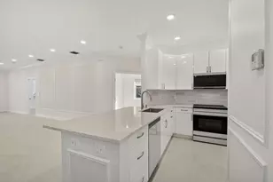 10664 Royal Caribbean Cir, Boynton Beach, FL 33437 - Photo 8