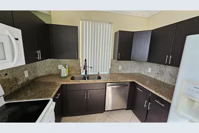 6960 SW 39th Street #E101, Davie, FL 33314 - Photo 4