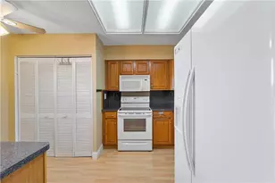 7210 Lake Cir Dr, Margate, FL 33063 - Photo 10