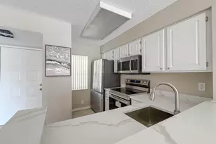 2228 N Cypress Bend Dr, Pompano Beach, FL 33069 - Photo 2