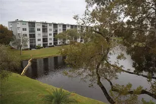 2228 N Cypress Bend Dr, Pompano Beach, FL 33069 - Photo 10