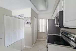 2228 N Cypress Bend Dr, Pompano Beach, FL 33069 - Photo 4