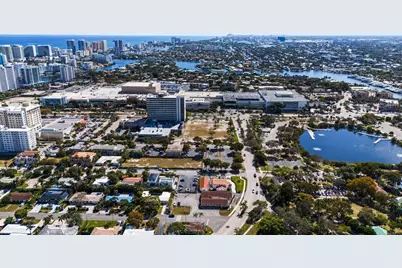 1130 Bayview Drive, Fort Lauderdale, FL 33304 - Photo 2