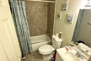 1028 NW 24th St, Miami, FL 33127 - Photo 16