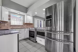 11001 Lakemore Ln, Boca Raton, FL 33498 - Photo 12