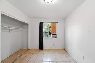 4925 E 9th Ct, Hialeah, FL 33013 - Photo 12