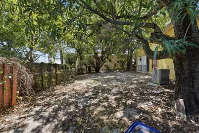 4925 E 9th Court, Hialeah, FL 33013 - Photo 30