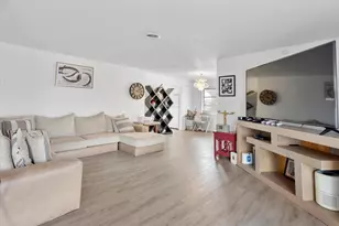 3300 NW 33rd Ct, Lauderdale Lakes, FL 33309 - Photo 4