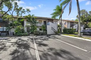 9866 Nob Hill Ct, Sunrise, FL 33351 - Photo 2