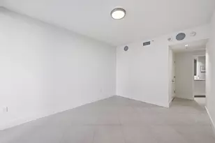 6051 N Ocean Dr, Hollywood, FL 33019 - Photo 32