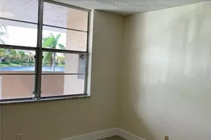 250 Jacaranda Dr, Plantation, FL 33324 - Photo 8