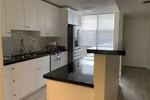 250 Jacaranda Dr, Plantation, FL 33324 - Photo 4