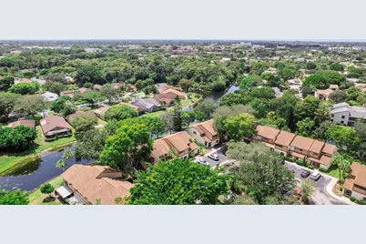 3051 NW 48th Avenue #808, Pompano Beach, FL 33063 - Photo 4