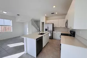 2437 NW 131st Cir, Miami, FL 33167 - Photo 8