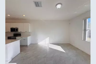 2437 NW 131st Circle #2437, Miami, FL 33167 - Photo 4