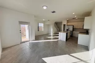 2437 NW 131st Cir, Miami, FL 33167 - Photo 2