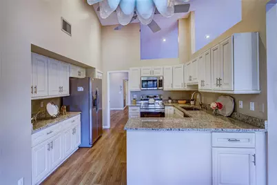 7004 Golf Pointe Circle, Tamarac, FL 33321 - Photo 4