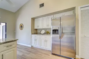 7004 Golf Pointe Cir, Tamarac, FL 33321 - Photo 6