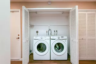 7004 Golf Pointe Cir, Tamarac, FL 33321 - Photo 20