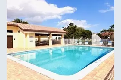 7004 Golf Pointe Circle, Tamarac, FL 33321 - Photo 48