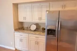 7004 Golf Pointe Cir, Tamarac, FL 33321 - Photo 8