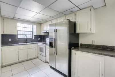 5808 W 26th Avenue #211, Hialeah, FL 33016 - Photo 4