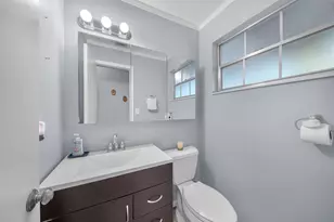 207 E Hemingway Cir, Margate, FL 33063 - Photo 14