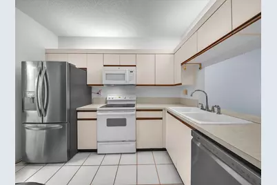 207 E Hemingway Circle #22, Margate, FL 33063 - Photo 12