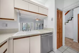 207 E Hemingway Cir, Margate, FL 33063 - Photo 14