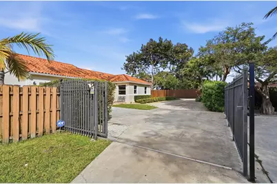 16921 SW 92nd Court, Palmetto Bay, FL 33157 - Photo 2