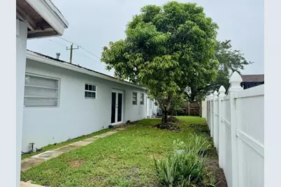 3300 N 67th Avenue, Hollywood, FL 33024 - Photo 12