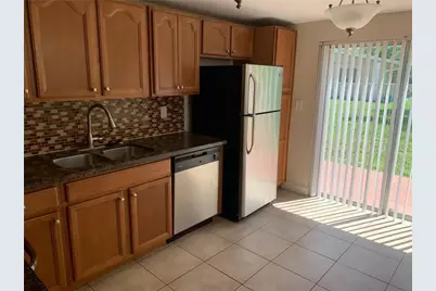 206 SW 1st Street #J-4, Pompano Beach, FL 33060 - Photo 4