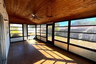 909 Canal Cir, Sebastian, FL 32958 - Photo 14