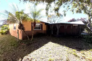 909 Canal Cir, Sebastian, FL 32958 - Photo 4