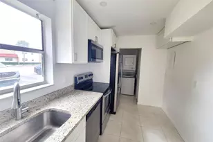 497 Lake Dora Dr, West Palm Beach, FL 33411 - Photo 2