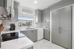 9300 Sunrise Lakes Blvd, Sunrise, FL 33322 - Photo 22