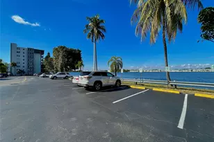 1175 NE Miami Gardens Dr, Miami, FL 33179 - Photo 32