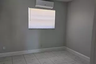 581 NE 34th Ct, Oakland Park, FL 33334 - Photo 1