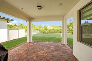 8641 Patron Ln, Lake Worth, FL 33467 - Photo 10