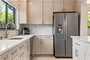 1908 NE 27th St, Fort Lauderdale, FL 33306 - Photo 12