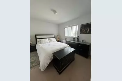 21016 NW 39th Avenue, Miami Gardens, FL 33055 - Photo 16