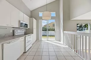 15860 NW 14th Rd, Pembroke Pines, FL 33028 - Photo 4