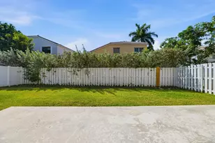 15860 NW 14th Rd, Pembroke Pines, FL 33028 - Photo 22