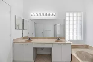 15860 NW 14th Rd, Pembroke Pines, FL 33028 - Photo 16