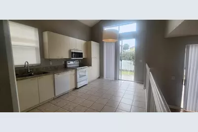 15860 NW 14th Road, Pembroke Pines, FL 33028 - Photo 2